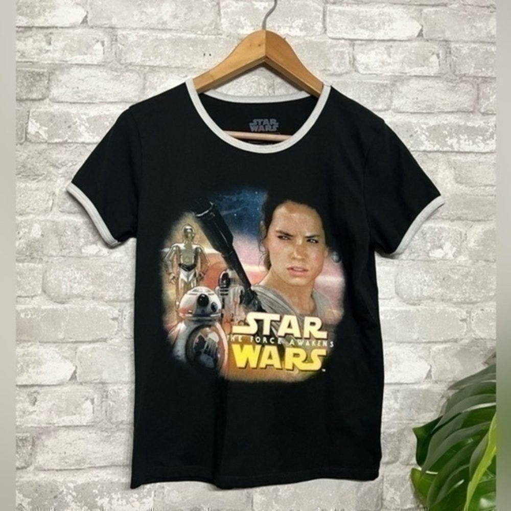 3/$30 _ STAR WARS  | short sleeve black ringer tee white trim REY episode 7- S